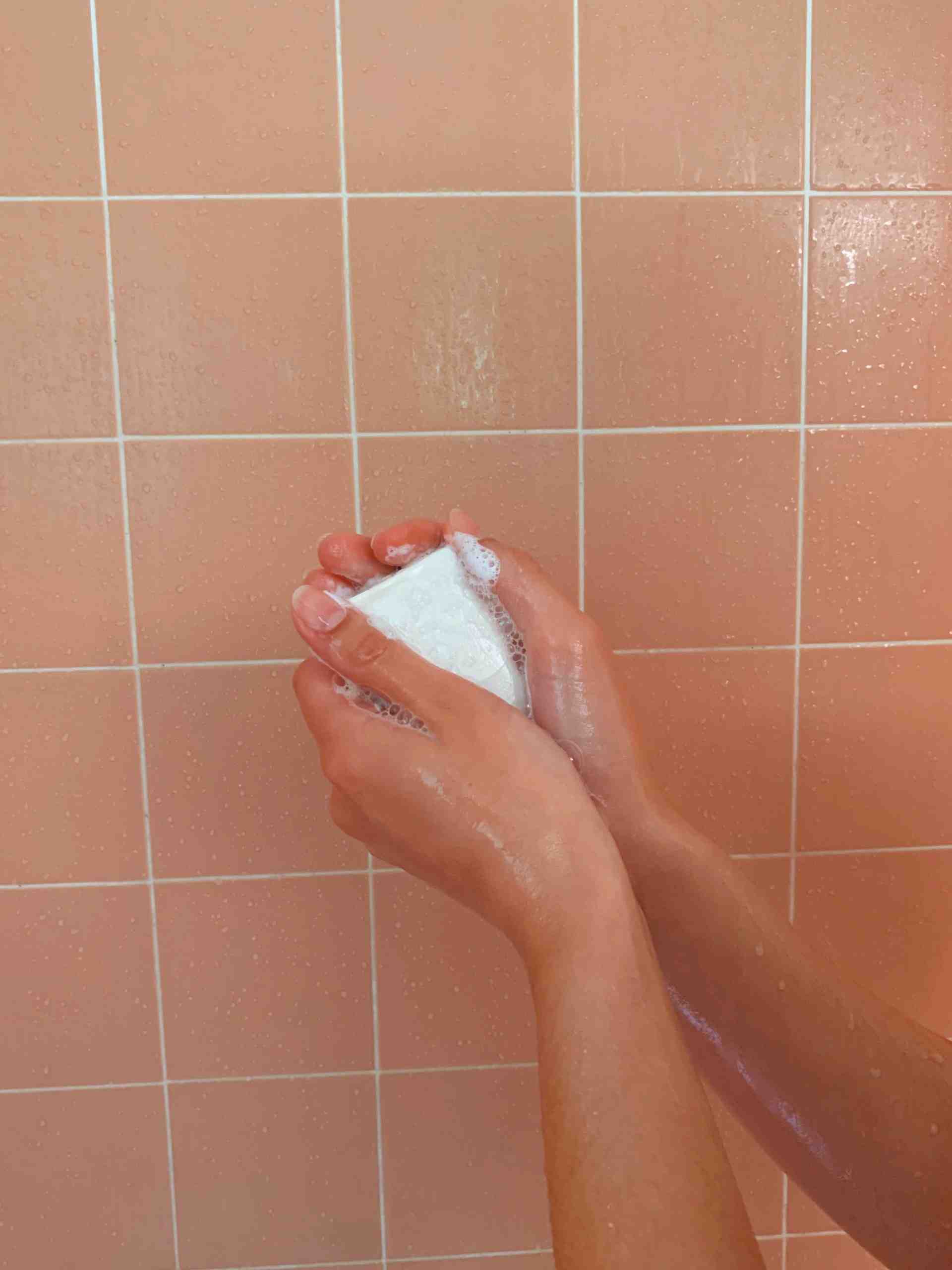Quels sont les avantages d'un shampoing solide ?
